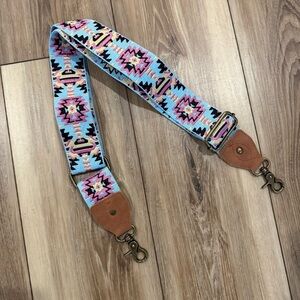 🌵 Adjustable Aztec Woven Purse Strap – Pink/Blue – NWT